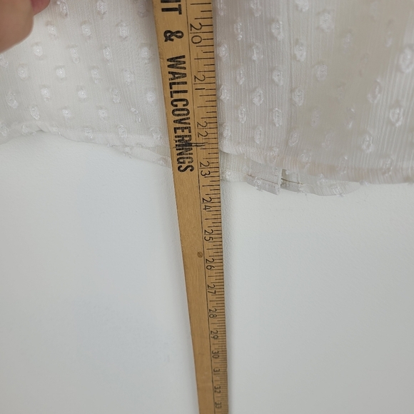 Vince Camuto off white boho ruffle blouse flowy cap sleeves fairy tufted dots 6 - Picture 5 of 11